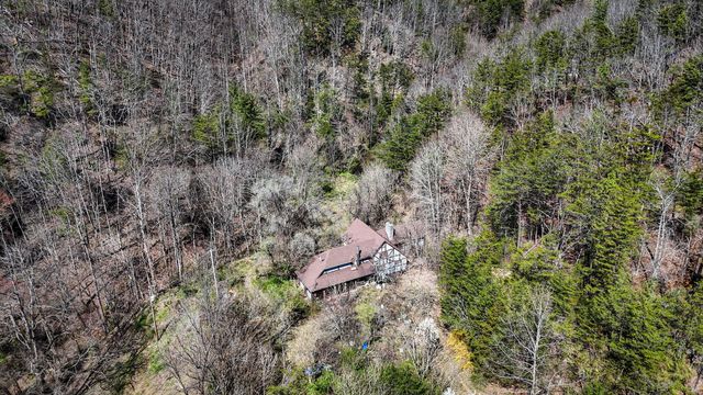 1060 Rayfield Hollow Way, Sevierville, TN 37862