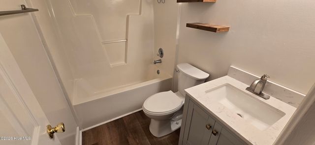 1705 Crawfords Pointe Drive, Greenville, NC 27834