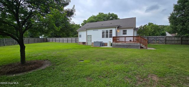 1705 Crawfords Pointe Drive, Greenville, NC 27834