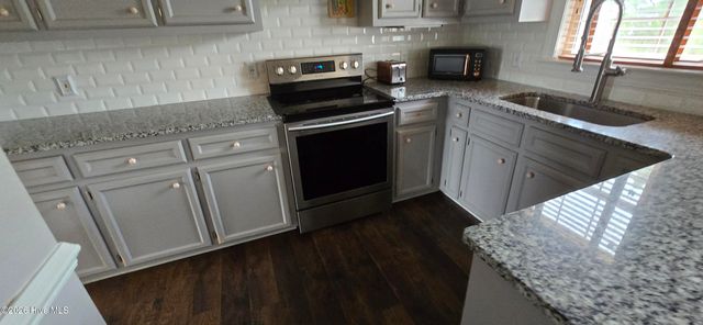 1705 Crawfords Pointe Drive, Greenville, NC 27834