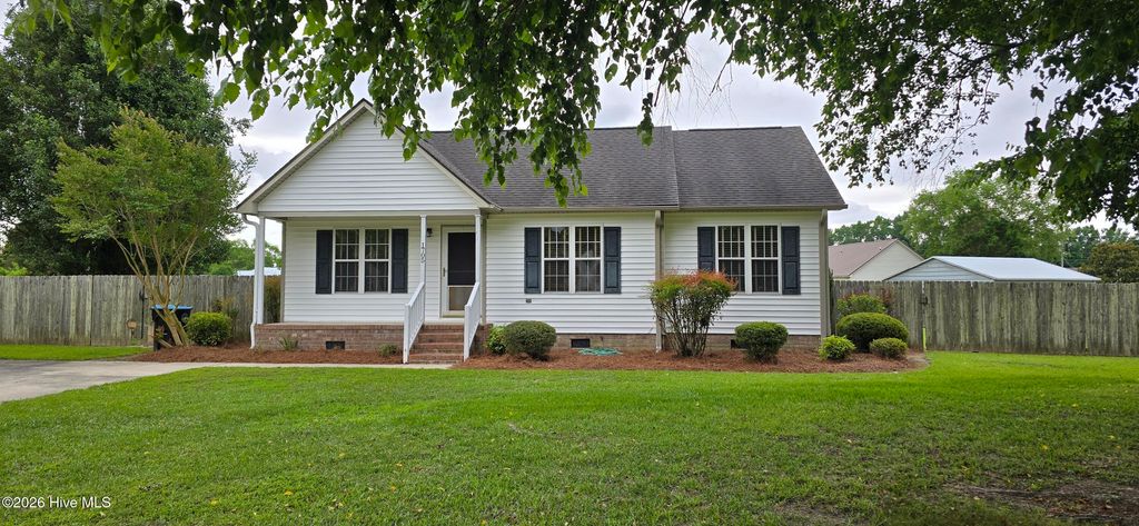 1705 Crawfords Pointe Drive, Greenville, NC 27834