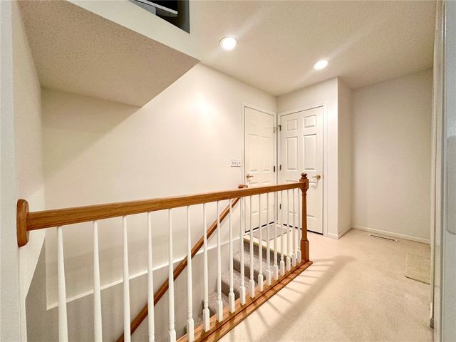 6720 Waterview Drive SW, Cedar Rapids, IA 52404
