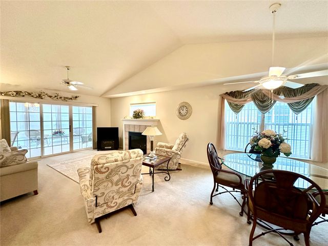 6720 Waterview Drive SW, Cedar Rapids, IA 52404