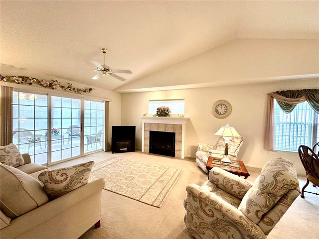 6720 Waterview Drive SW, Cedar Rapids, IA 52404