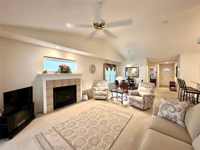 6720 Waterview Drive SW, Cedar Rapids, IA 52404