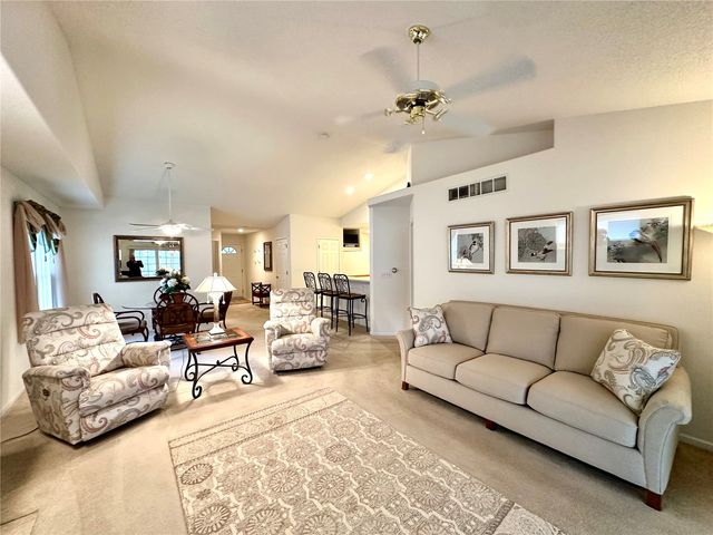 6720 Waterview Drive SW, Cedar Rapids, IA 52404