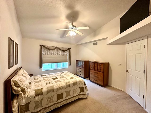 6720 Waterview Drive SW, Cedar Rapids, IA 52404