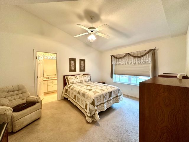 6720 Waterview Drive SW, Cedar Rapids, IA 52404