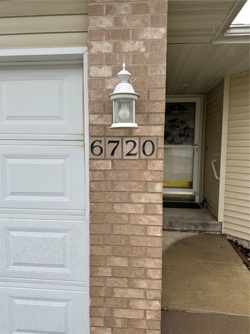 6720 Waterview Drive SW, Cedar Rapids, IA 52404