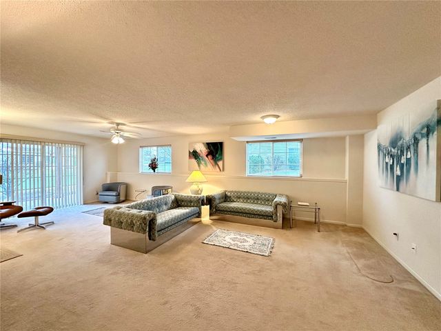 6720 Waterview Drive SW, Cedar Rapids, IA 52404
