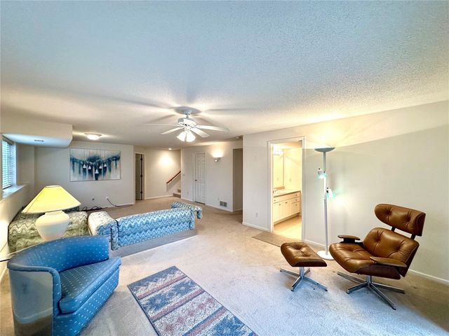 6720 Waterview Drive SW, Cedar Rapids, IA 52404
