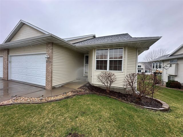 6720 Waterview Drive SW, Cedar Rapids, IA 52404
