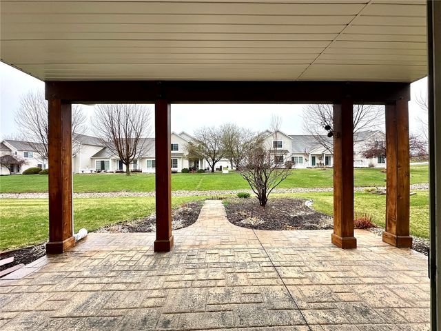 6720 Waterview Drive SW, Cedar Rapids, IA 52404