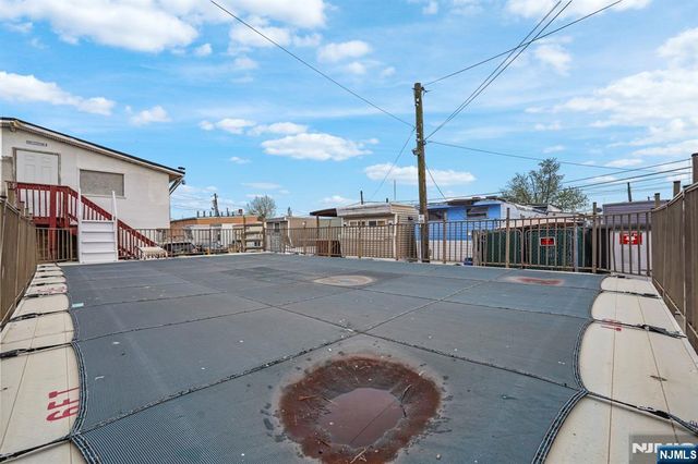 21 Helen, Moonachie, NJ 07074