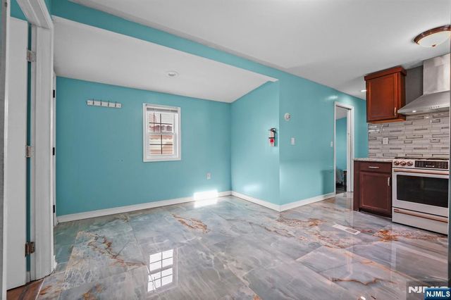 21 Helen, Moonachie, NJ 07074