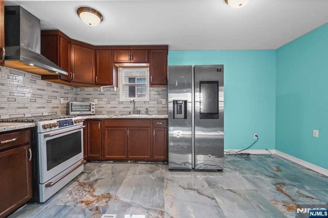 21 Helen, Moonachie, NJ 07074