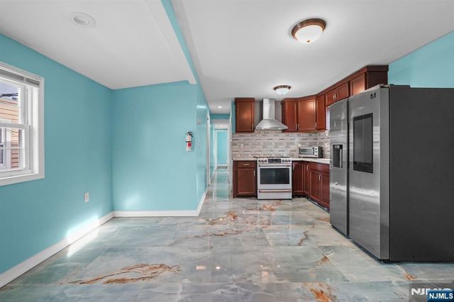 21 Helen, Moonachie, NJ 07074