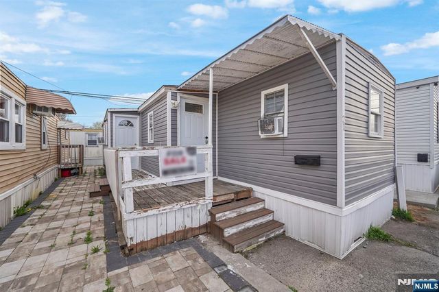 21 Helen, Moonachie, NJ 07074