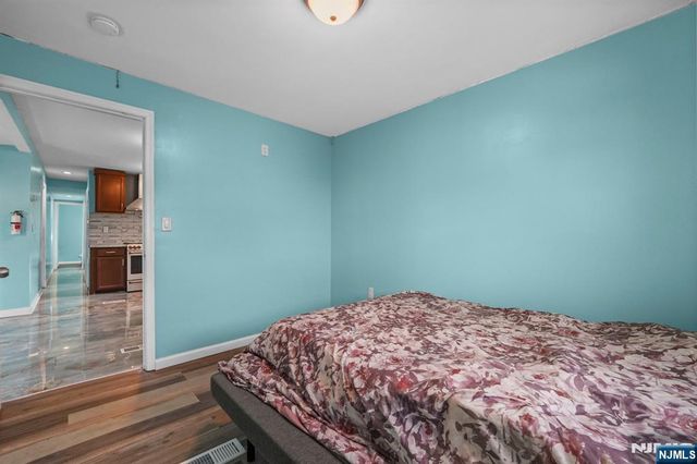 21 Helen, Moonachie, NJ 07074