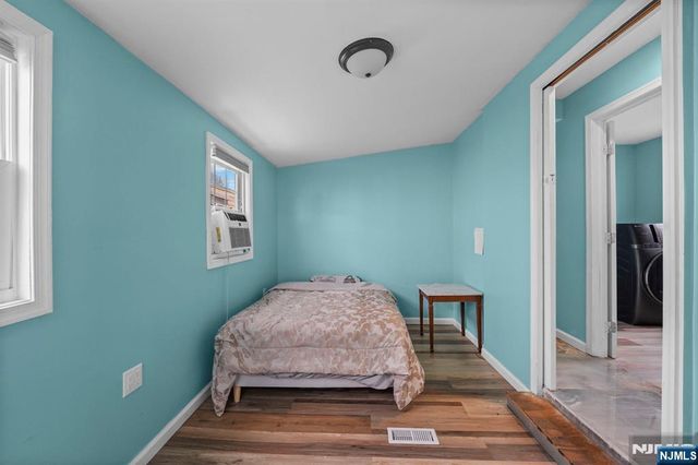 21 Helen, Moonachie, NJ 07074