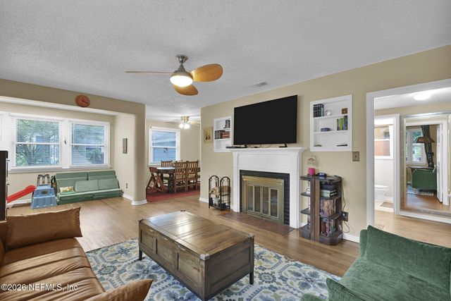 1521 CHARON Road, Jacksonville, FL 32205