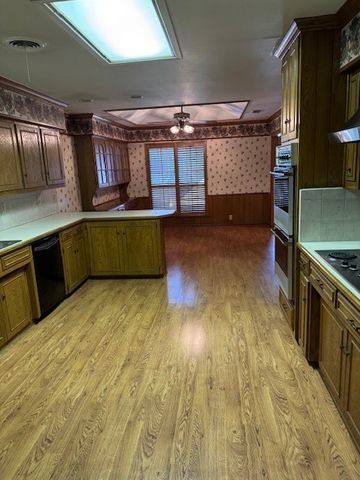 406 N Union, Whitesboro, TX 76273