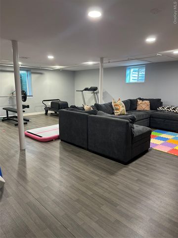 291 N Little Tor Road, New City, NY 10956