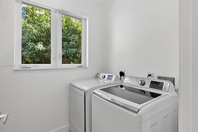 11199 SW 78th Ct, Pinecrest, FL 33156