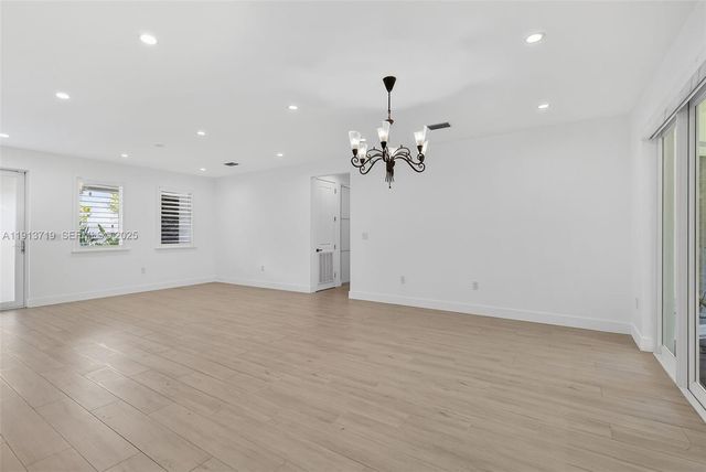 11199 SW 78th Ct, Pinecrest, FL 33156