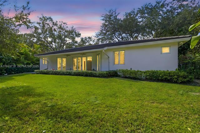 11199 SW 78th Ct, Pinecrest, FL 33156