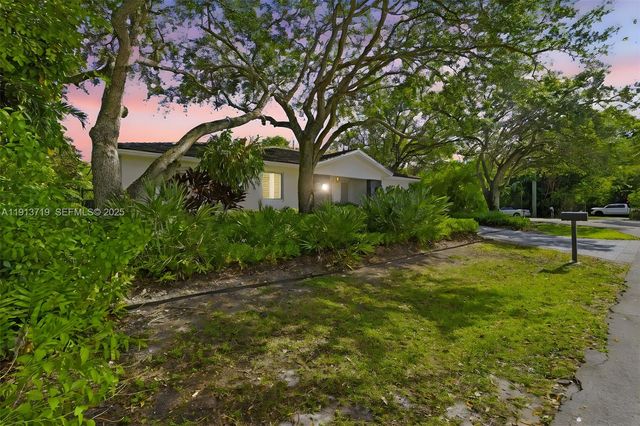 11199 SW 78th Ct, Pinecrest, FL 33156