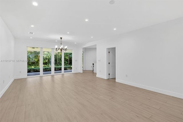 11199 SW 78th Ct, Pinecrest, FL 33156