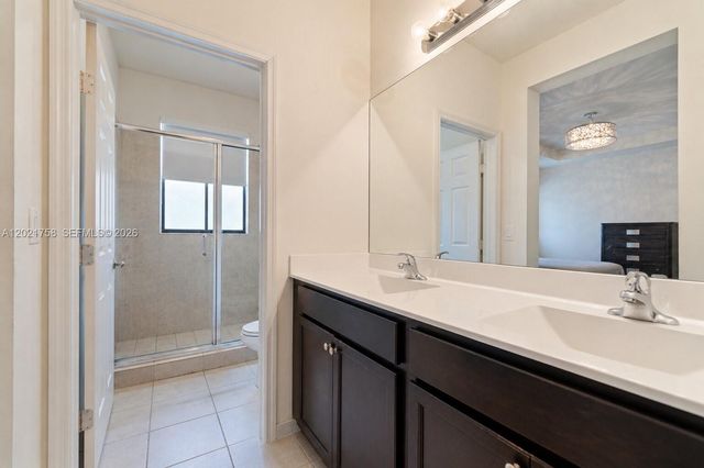 3382 W 104th Ter, Hialeah, FL 33018