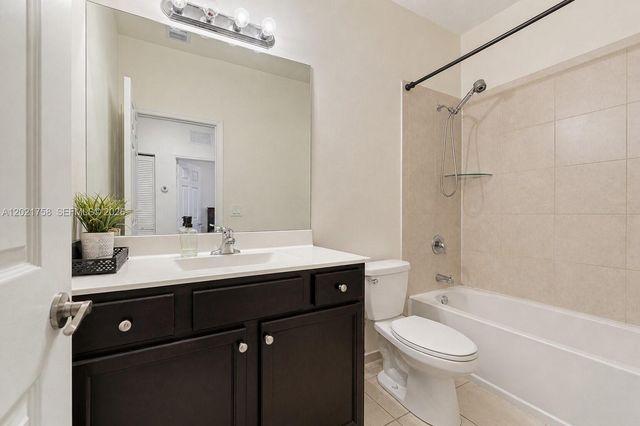 3382 W 104th Ter, Hialeah, FL 33018
