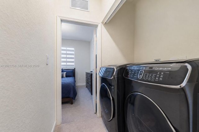 3382 W 104th Ter, Hialeah, FL 33018