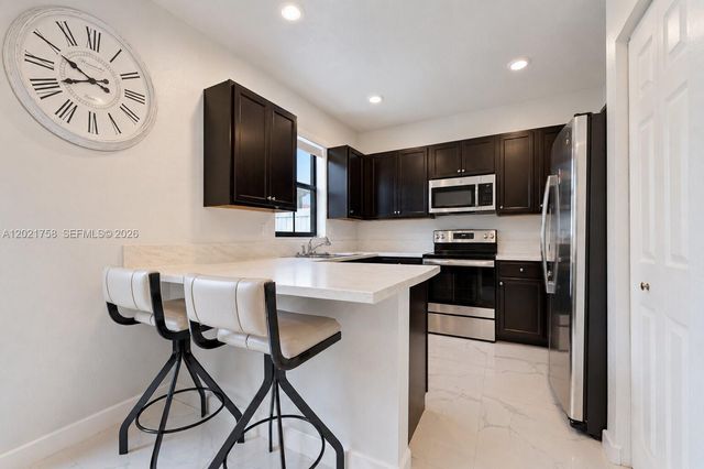 3382 W 104th Ter, Hialeah, FL 33018