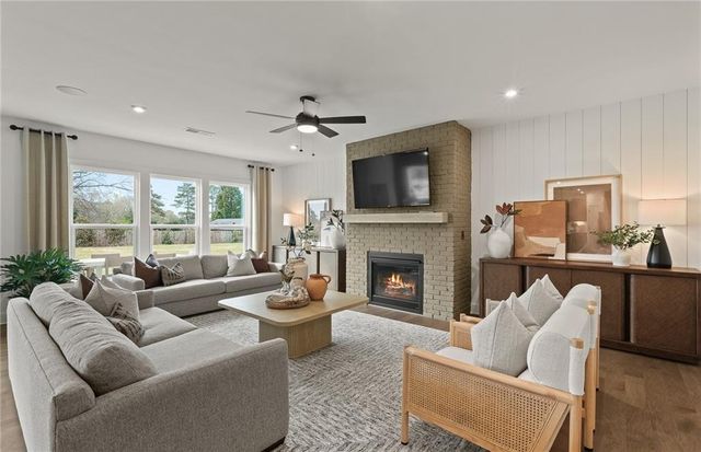 7124 Maple Brook Lane, Flowery Branch, GA 30542
