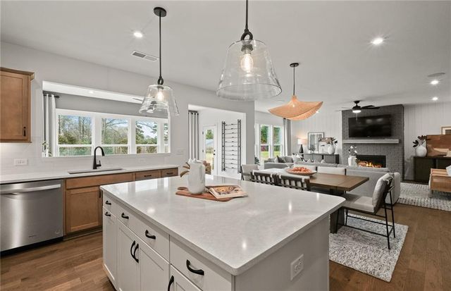 7124 Maple Brook Lane, Flowery Branch, GA 30542