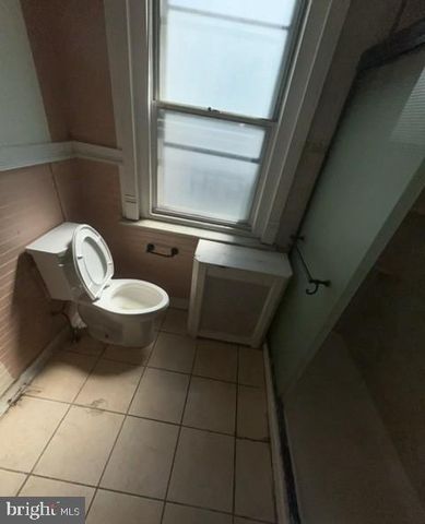 4828 E ROOSEVELT BLVD, Philadelphia, PA 19124