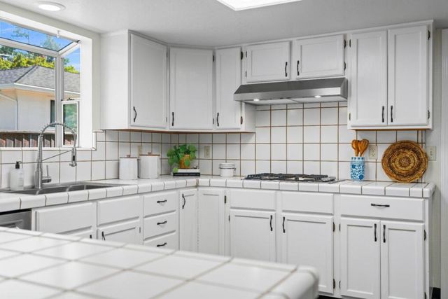 2430 Camden Court, Santa Cruz, CA 95065