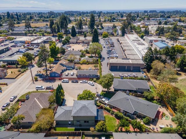 2430 Camden Court, Santa Cruz, CA 95065