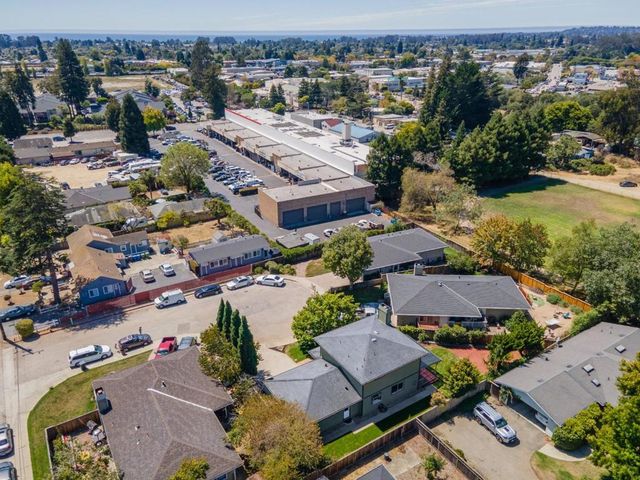 2430 Camden Court, Santa Cruz, CA 95065