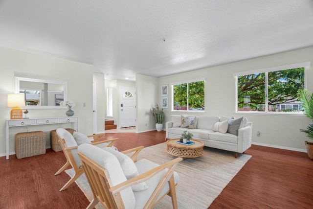 2430 Camden Court, Santa Cruz, CA 95065