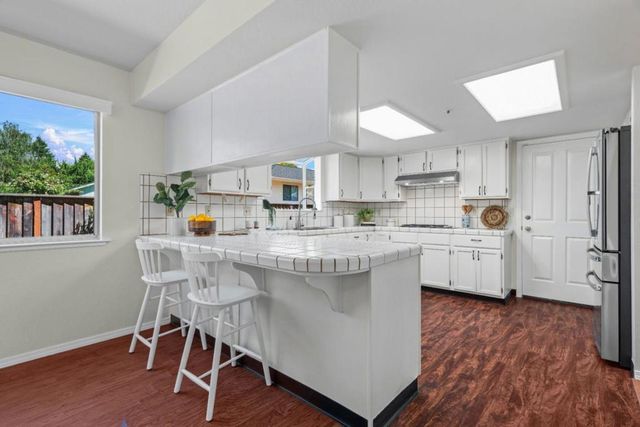 2430 Camden Court, Santa Cruz, CA 95065