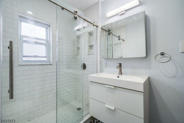 208 Greylock Pkwy, Belleville Twp., NJ 07109