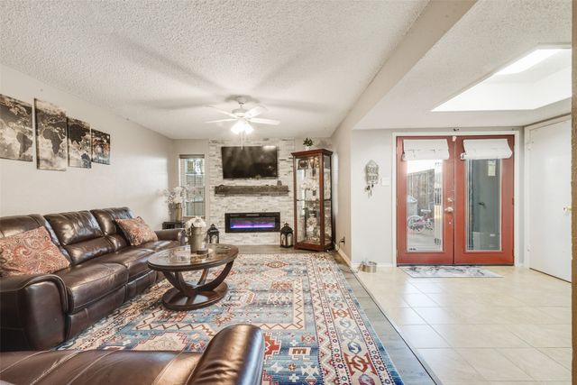 527 Towne House Lane, Richardson, TX 75081