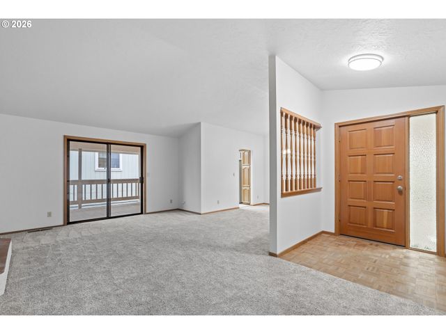 1669 NUT TREE Dr Nw, Salem, OR 97304