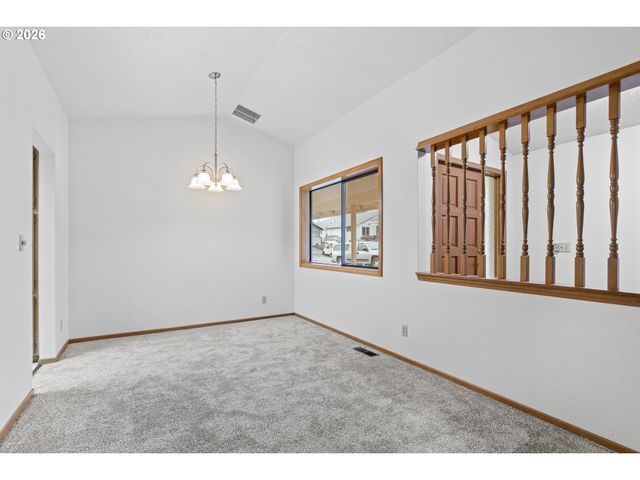 1669 NUT TREE Dr Nw, Salem, OR 97304