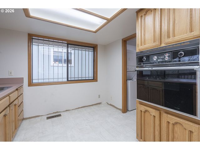 1669 NUT TREE Dr Nw, Salem, OR 97304