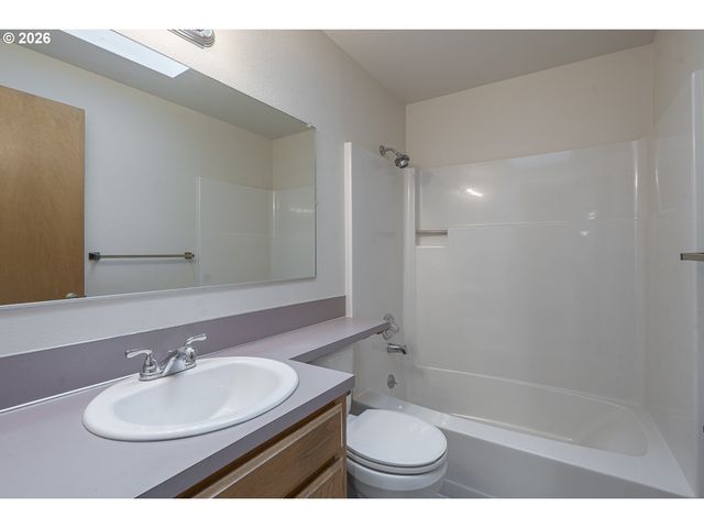 1669 NUT TREE Dr Nw, Salem, OR 97304